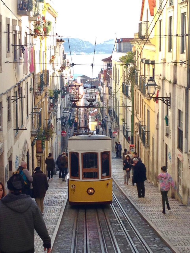 Elevador da Bica, una delle funicolari di Lisbona