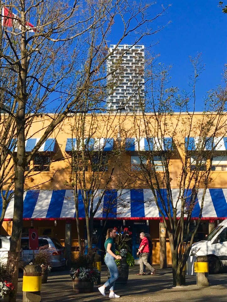 Scorcio di una strada a Grandville island, Vancouver, Canada