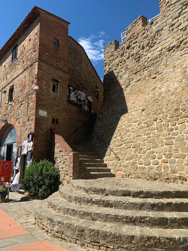 Il castello dei Conti Guidi a Vinci, che ospita il museo di Leonardo 