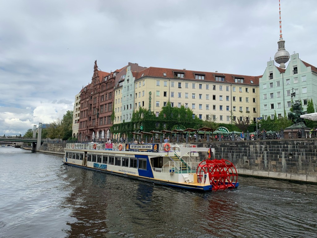  Gita in battello sul fiume Spree a Berlino