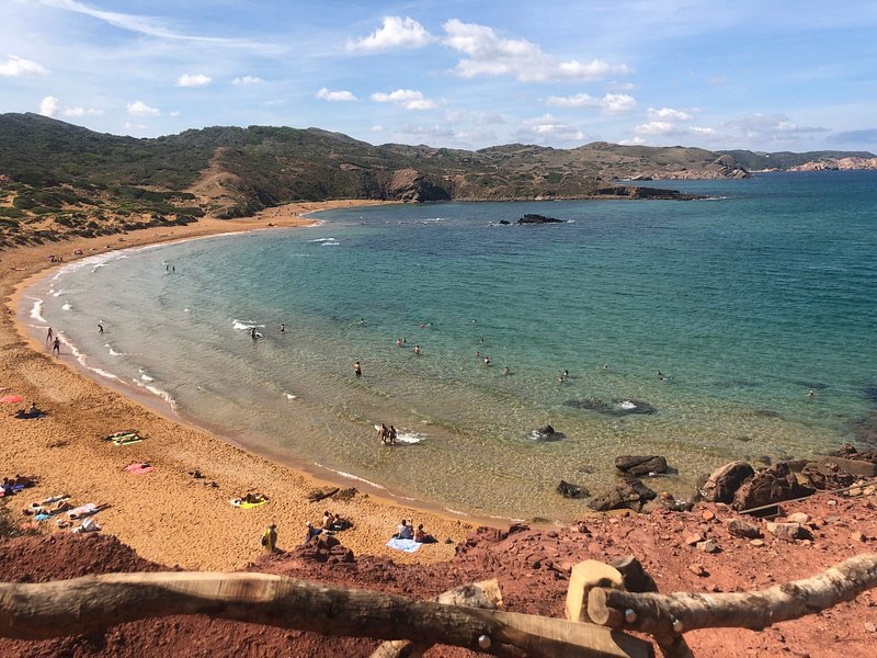 Sabbia rossastra alla spiaggia di Cavalleria, Minorca, Baleari